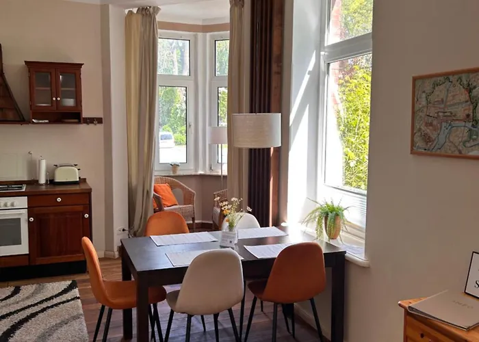 Schoene Altbauwohnung Direkt An Der Kesselschleuse!