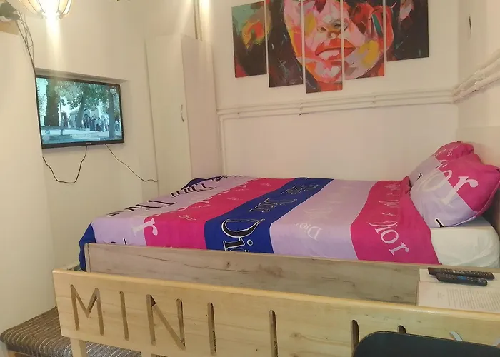 Studio Mini Lux