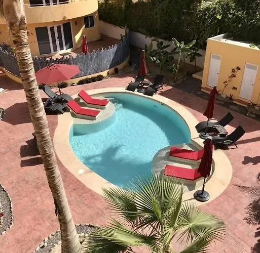 12C Amazing Views, Brand New Top Floor 2Br 2Ba