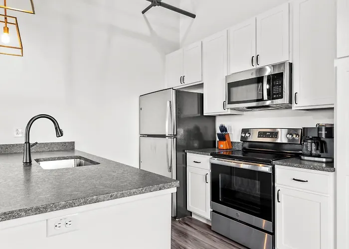 Brick & Bed, Riverfront Lofts, Pc 206