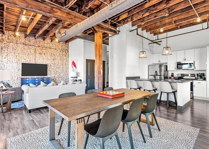 Brick & Bed, Riverfront Lofts, Pc 206