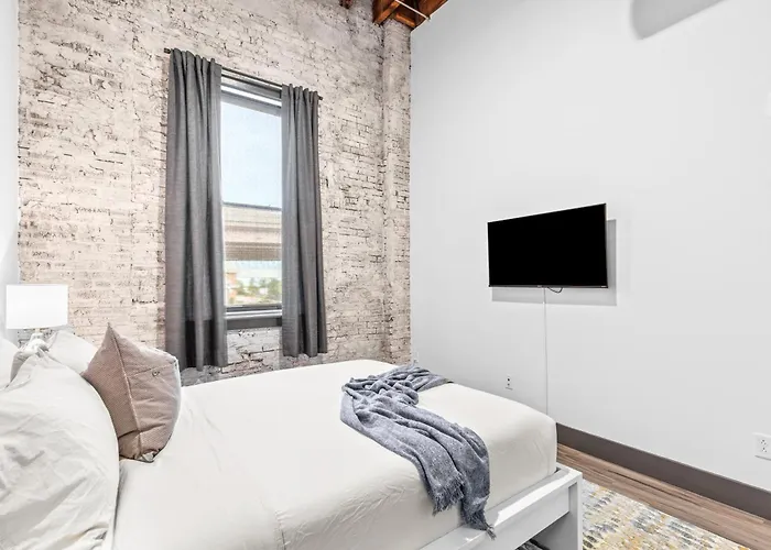 Brick & Bed Riverfront Lofts, Pc 104
