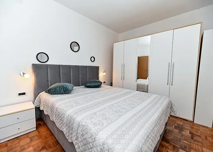 Apartment Razanac Nikola
