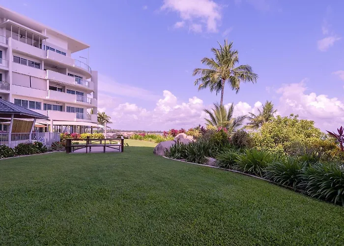 Coral Cove Apartments - Absolute Beachfront Resort Bowen