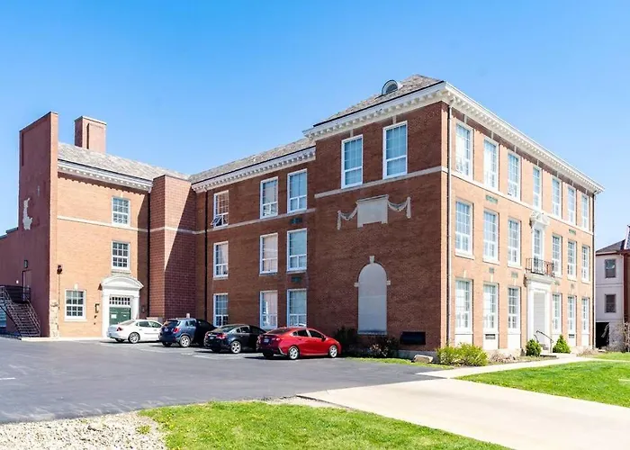 Unique And Charming Downtown Apt