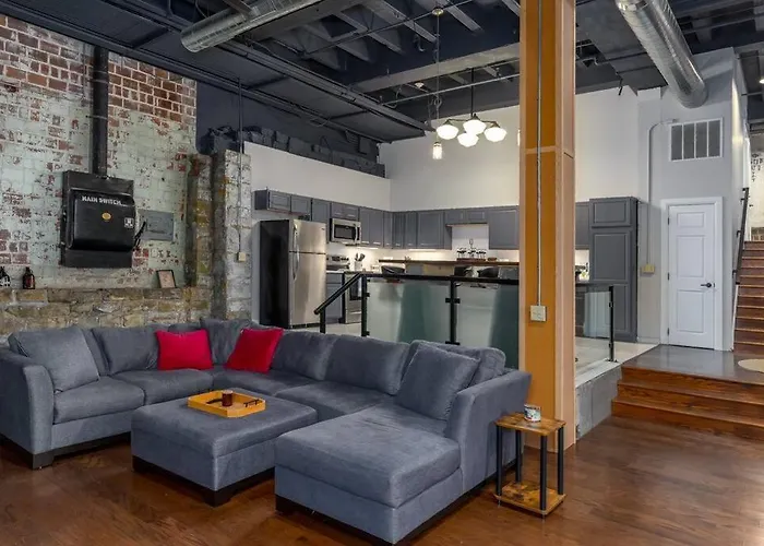 Unique And Charming Downtown Apt