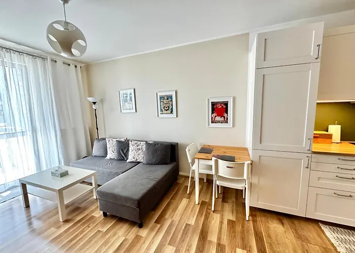 Nowoczesny Apartament: Centralna Warszawa z Garażem i Wi-Fi