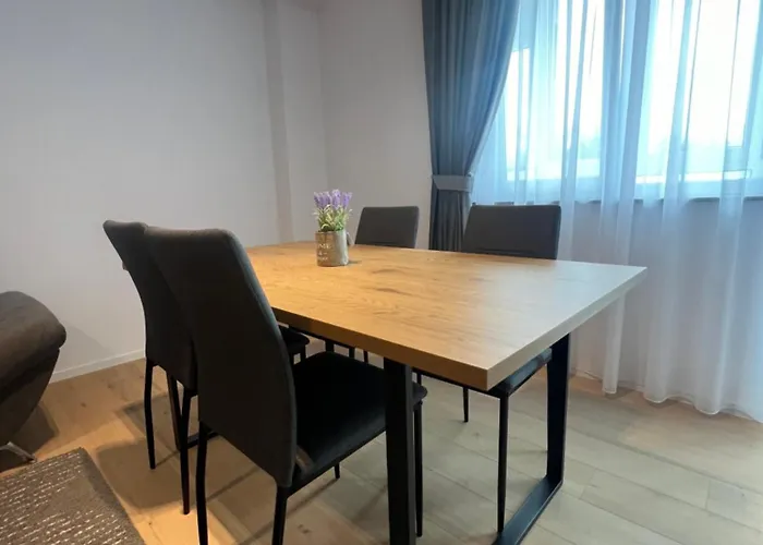 Luxury Sunny Apartments Near City Center Suceava