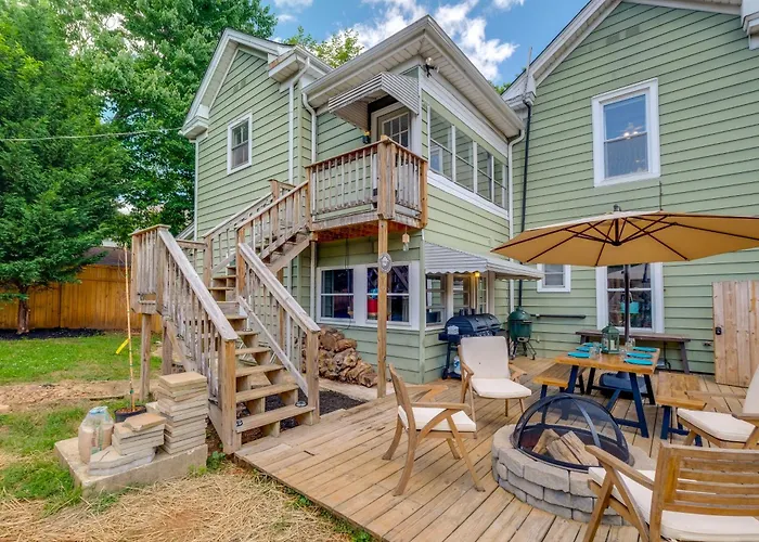 3 Mi To Liberty U: Apt W/ Full Kitchen & King Bed!