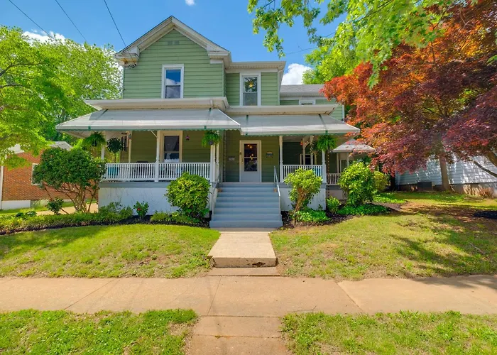 3 Mi To Liberty U: Apt W/ Full Kitchen & King Bed!