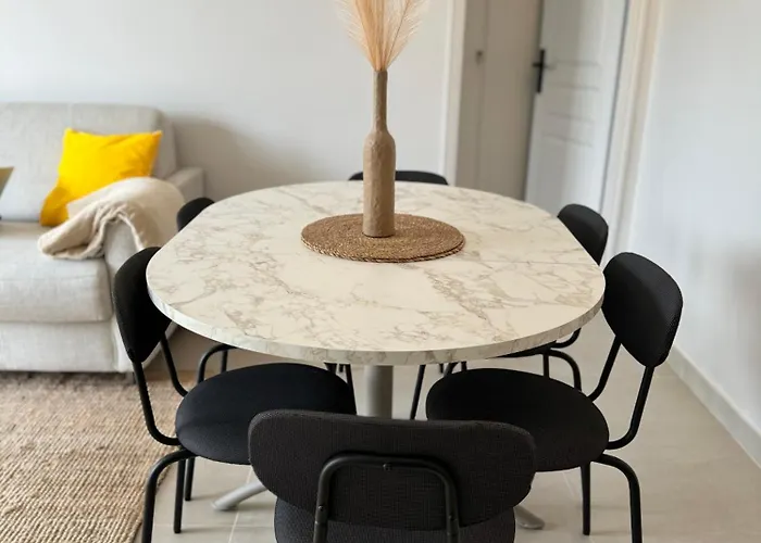 Superb Loft Terrace Suresnes Minimum 30 Nights