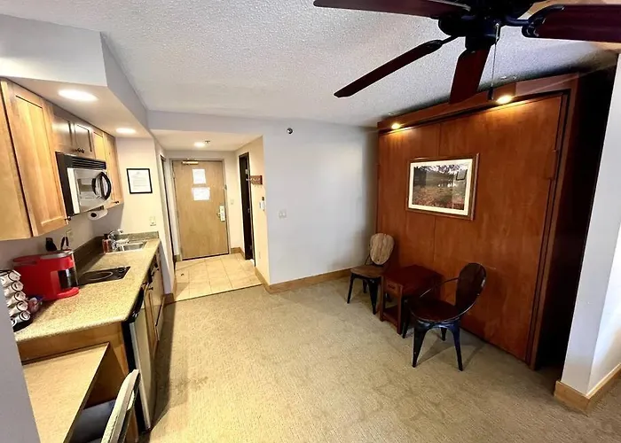 Mt Cb Mountain Side With King Bed, Hot Tub, Pool & Kitchen!