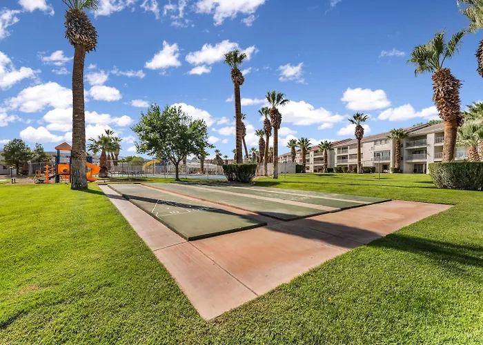 Modern Resort Condo - Pools, Courts & Scenic Views