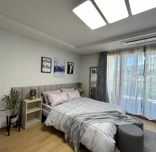 Cozy Condo In Clark Pampanga With Free Parking & Pool Access