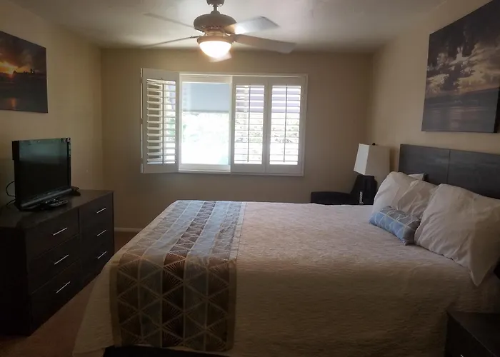 Sand Pebbles Resort - Amazing 2 Bedroom Condo Right By The Beaches & Attractions