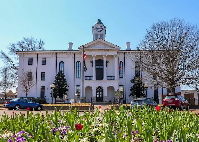 The Vault - 5 Min Walk To Ole Miss-Guest Favorite-3Br