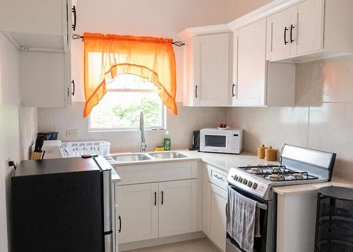 Charming Valley View Studio
