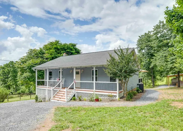 Front Royal Studio W/ Mtn Views & Brick Oven