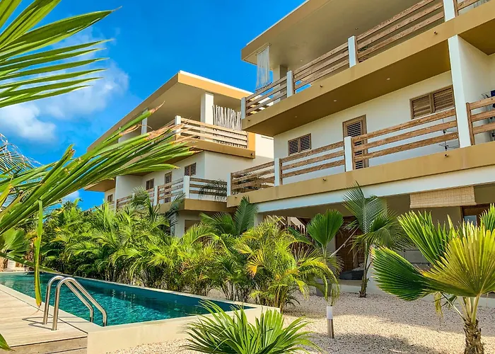 Isla Penthouse & Garden Apartments Bonaire