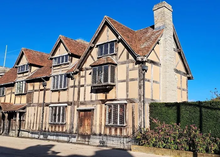2 Bedroom Apartment In Stratford Upon Avon With Free Onsite Parking
