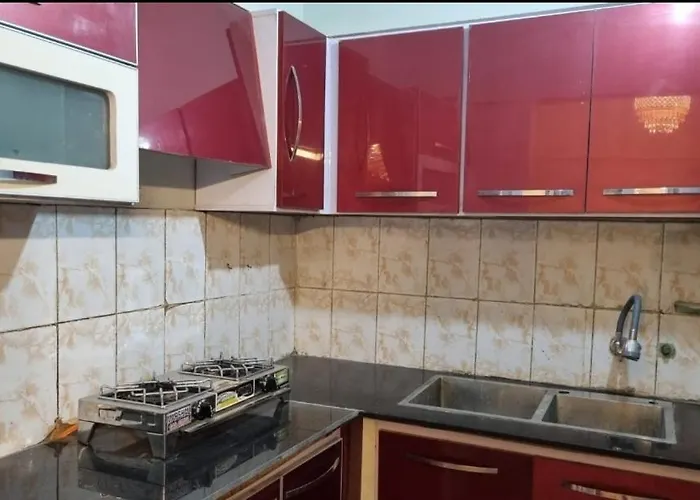 Furnished One Bedroom Appartment With Kitchen