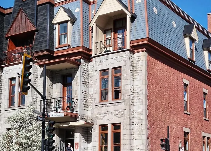 The Hostels Auberge Du Plateau