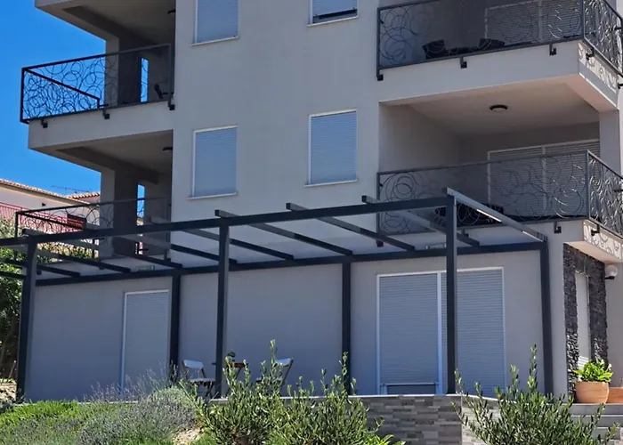 Oleandra Apartments