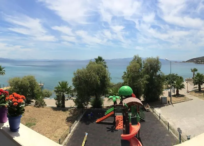 Derin Ev-Sevgi Yolunda Denize Sifir Full Manzarali