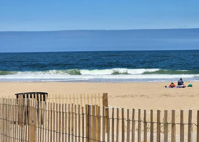 Updated Charming Studio,Steps To Beach,Outdoor Pool
