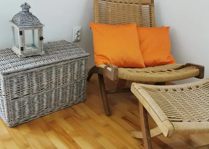 Apartment Kira - Spacious Apartment With Sea View