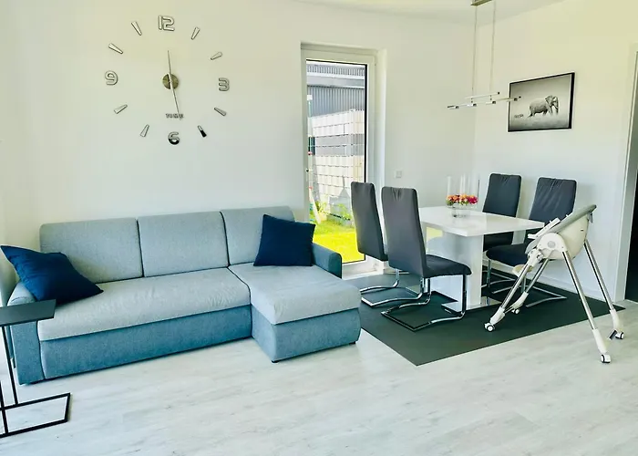 Neue Doppelhaushaelfte Mit Terrasse, Balkon Und Garten