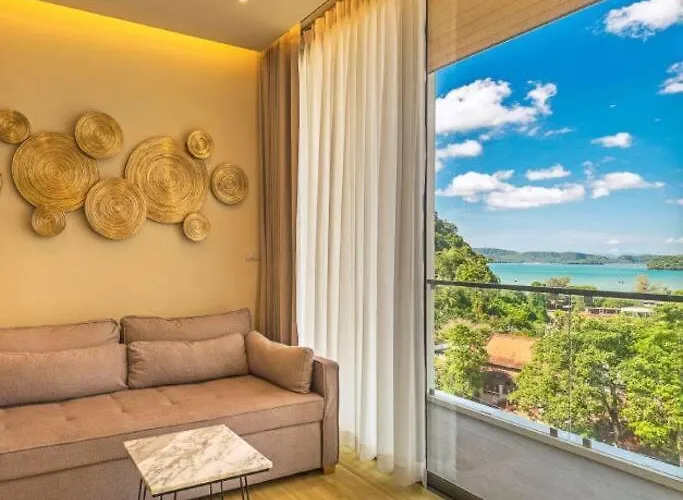 Stunning Sea View Apartment With Pool