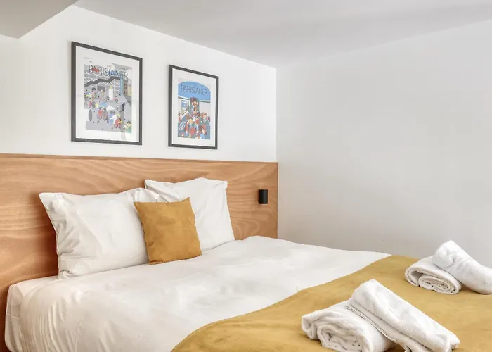 Les Cottages De Montmartre - Secret Courtyard