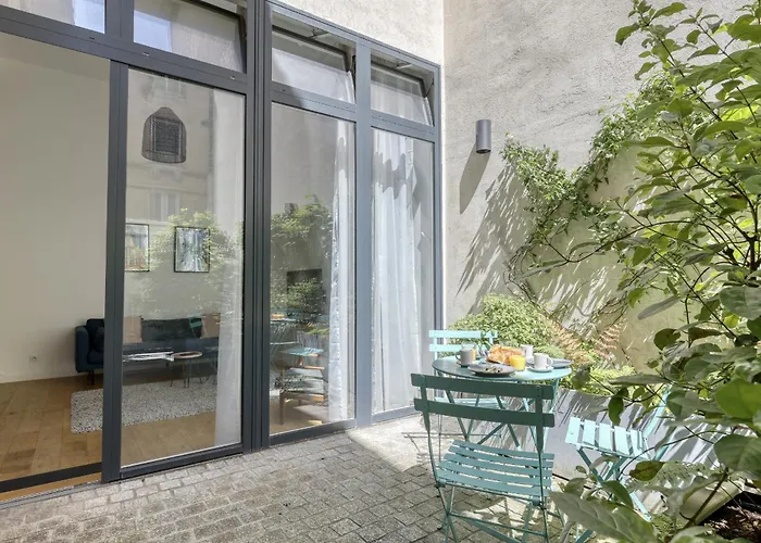 Les Cottages De Montmartre - Secret Courtyard