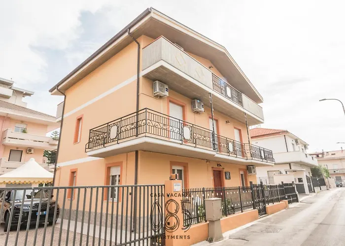 085 Apartments