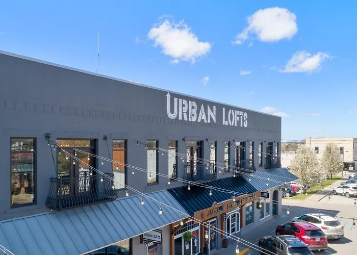 Downtown Urban Loft Above Restaurant #7