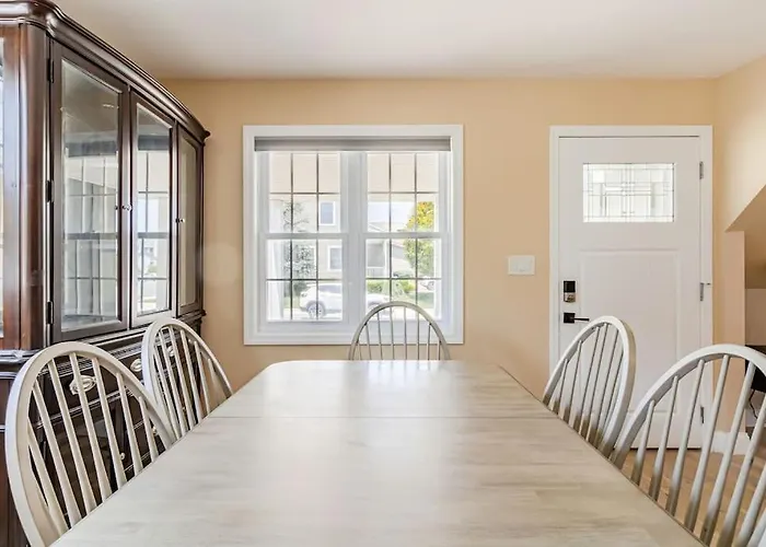 Charming 3Br Condo Near Ventnor Beach