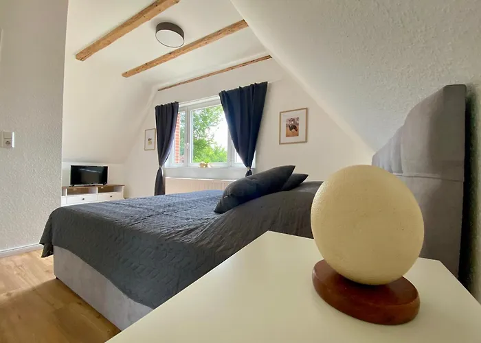Ferienwohnung Straussenblick Dachgeschoss - Keine Monteure