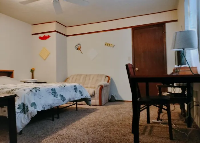 Golden Sunflower'S Apt B1