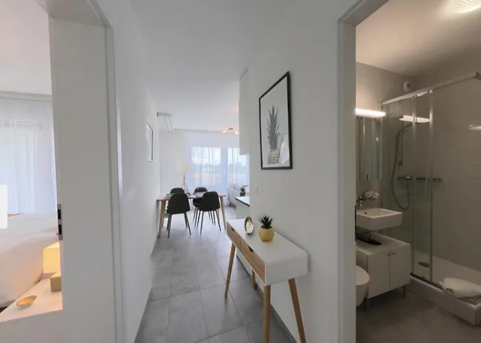 Modern 1 Bedroom Apartment With Balcony & Parking Cfalcea