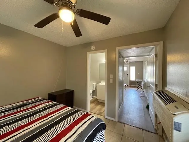 One Bed 1 Bath With Full Kitchen Near Fort Sill