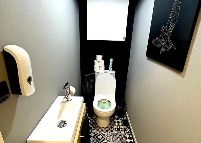 Spacieux Duplex Seine: Quayside Comfort with Parking