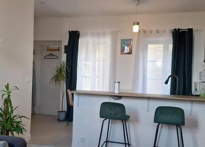 Le Petit Rochambeau