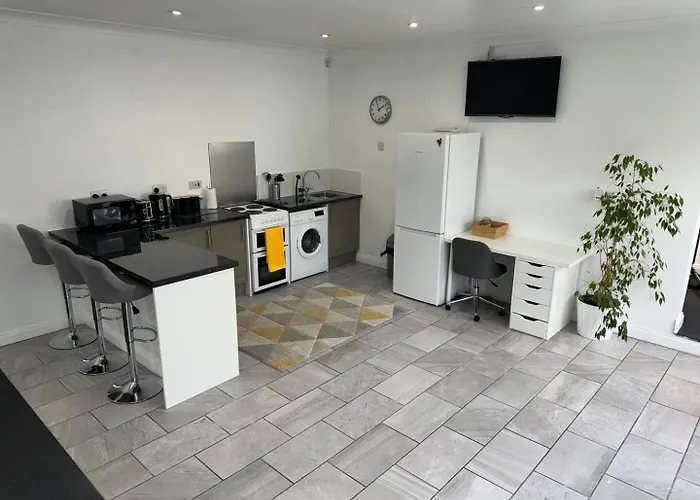 Spacious Private Cinema Guest House