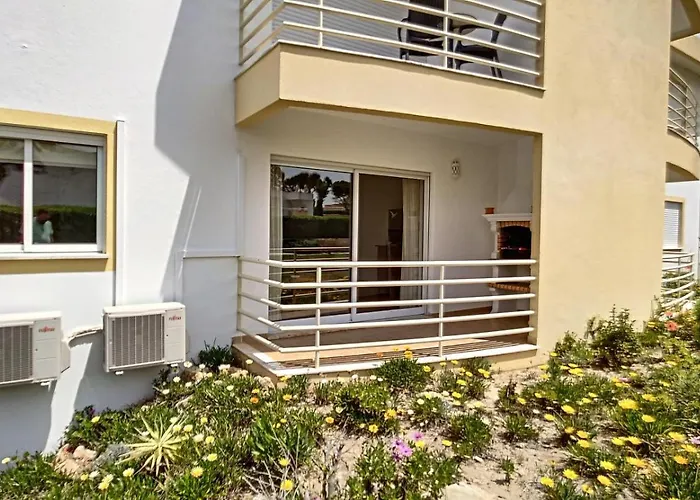 Gale Garden Retreat - Heated Pool & Bikes