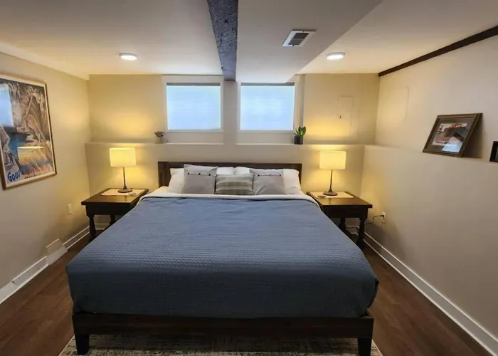 Grand Hideaway - King Bed!