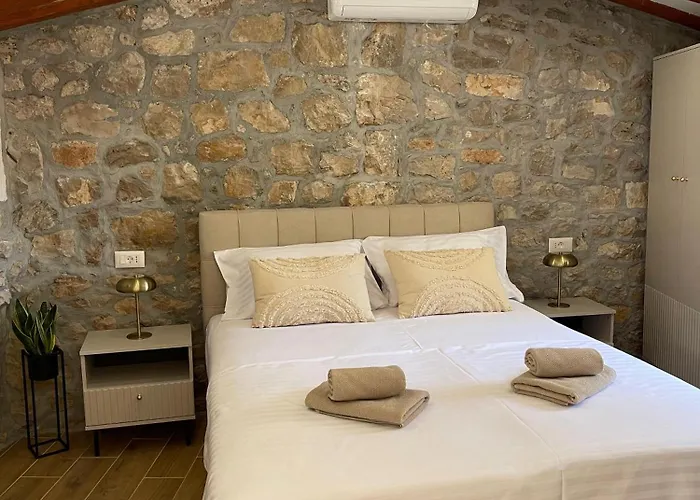 Monte Cristo Wines & Rooms