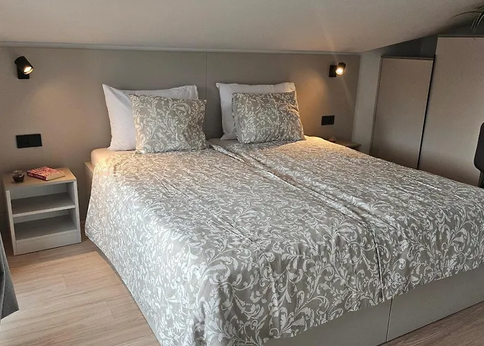 Richi Rooms & App
