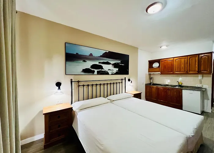 Apartamentos Frontera