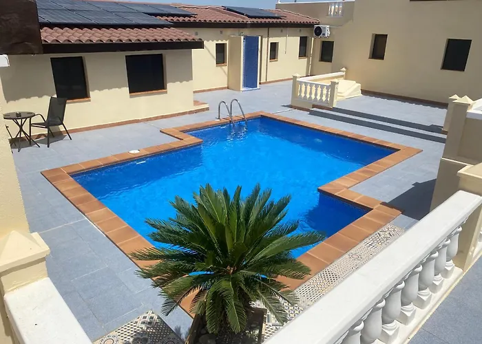 The Courtyard Studio Apartments